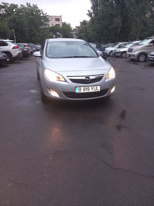 Opel Astra - 2011 - Automata - 1,4 benzina 140 cp - Euro 5