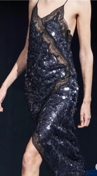 Вечерна рокля Zara с дантела и пайети