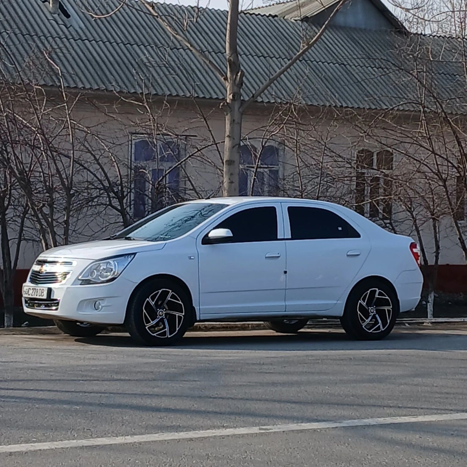 215_55_17 bentliy bakalavr diska balon sotiladi 320$