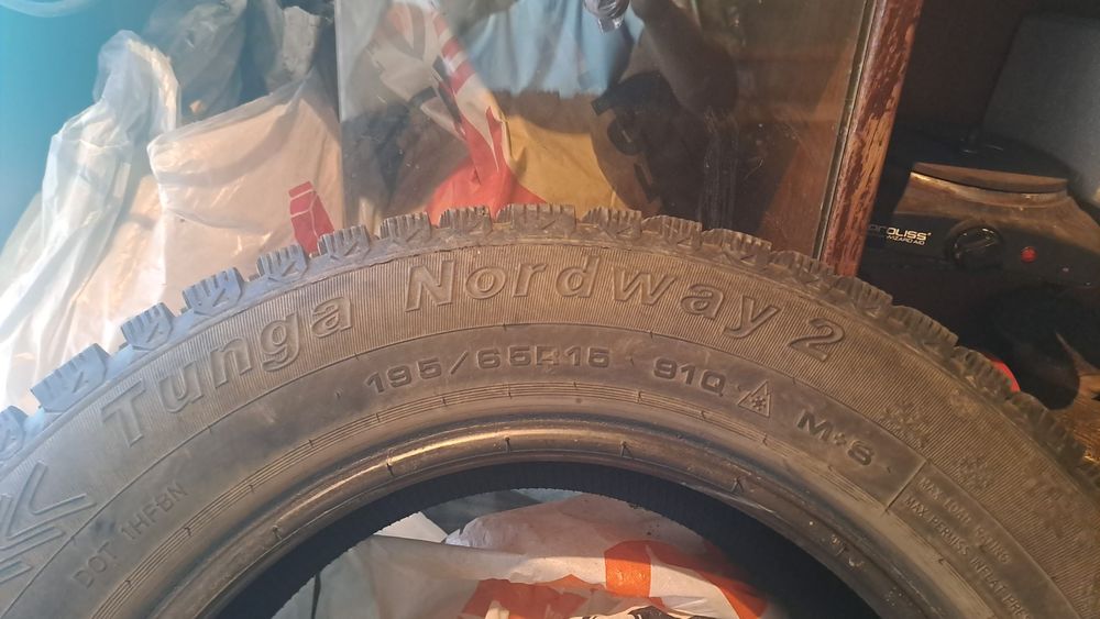 Продам зимние шины отездил один сезон 2024г.в  195/65R15