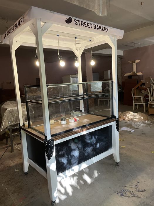 Продаю торговую ветриину