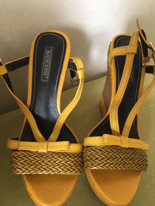 Дамски отворени италиански обувки от кожа - почти НОВИ