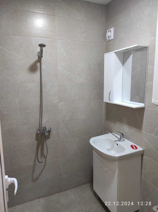 Дава се под наем Тристаен апартамент в Варна, Колхозен пазар - 90 кв.м за 459 € - Снимка #5