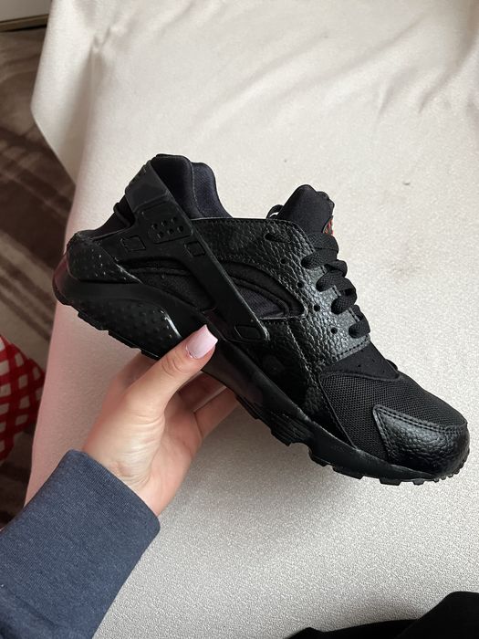Продавам !оригинални! маратонки на Nike носени точно един път!