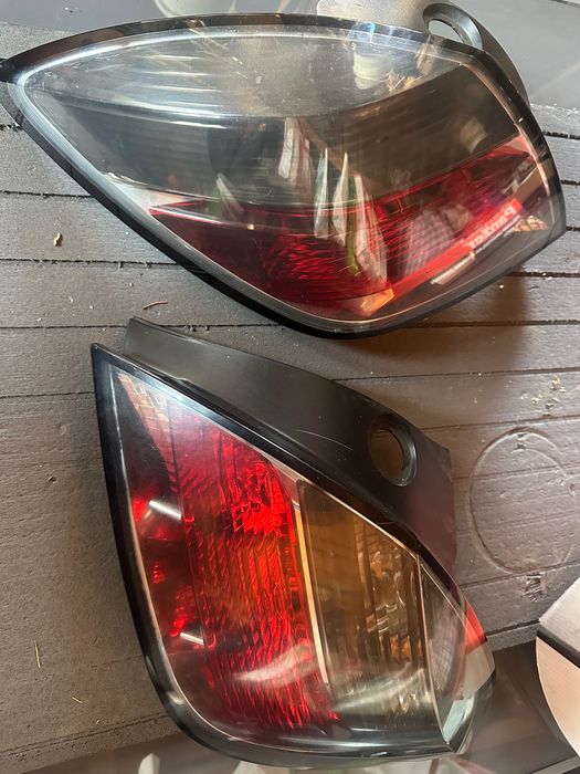 Vând stopuri Opel Astra H Gtc
