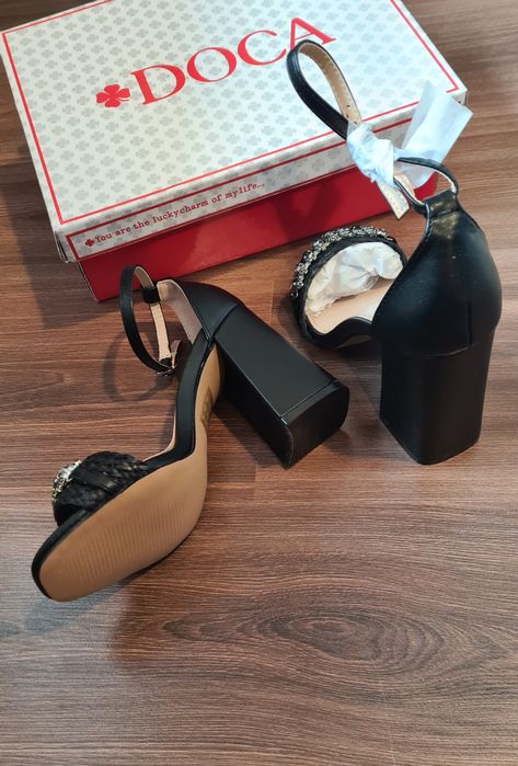 Sandale cu toc elegante mărimea 36 Doca