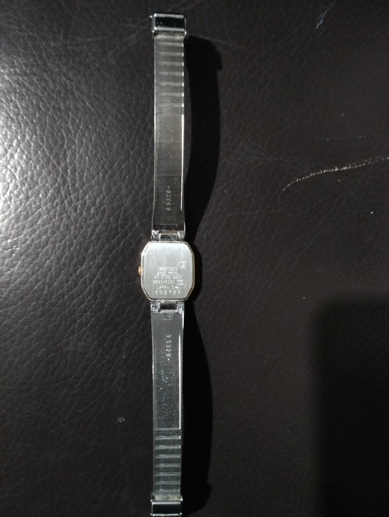 Продавам дамски часовник seiko