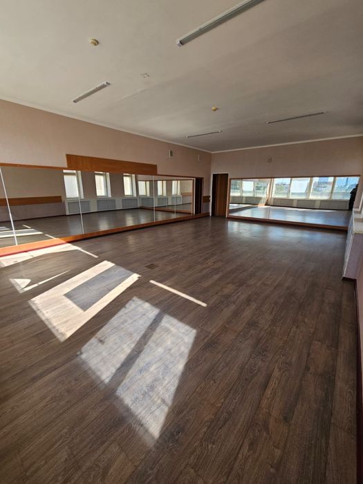 Сдается зеркальный зал