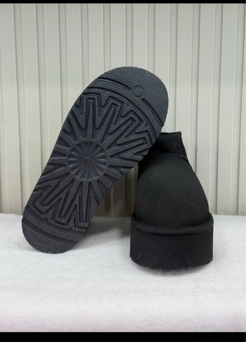 Ugg mini platforma black
