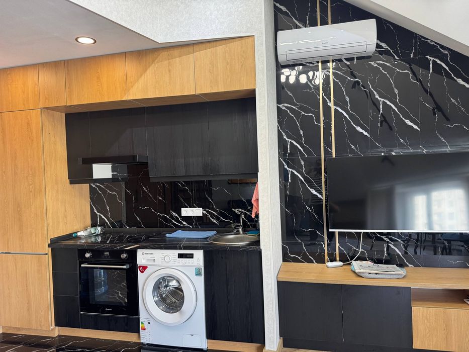 Ц-2 Срочно Продаем 1^2 комнатная