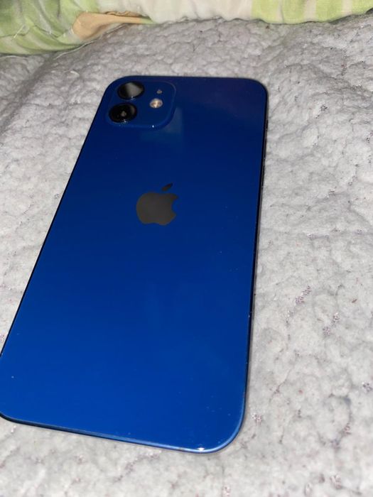 Продаю айфон 12 в хорошем