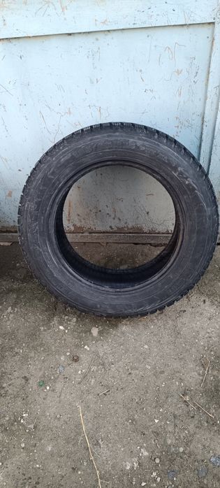 Продам зимнюю шину 1 шт r15.