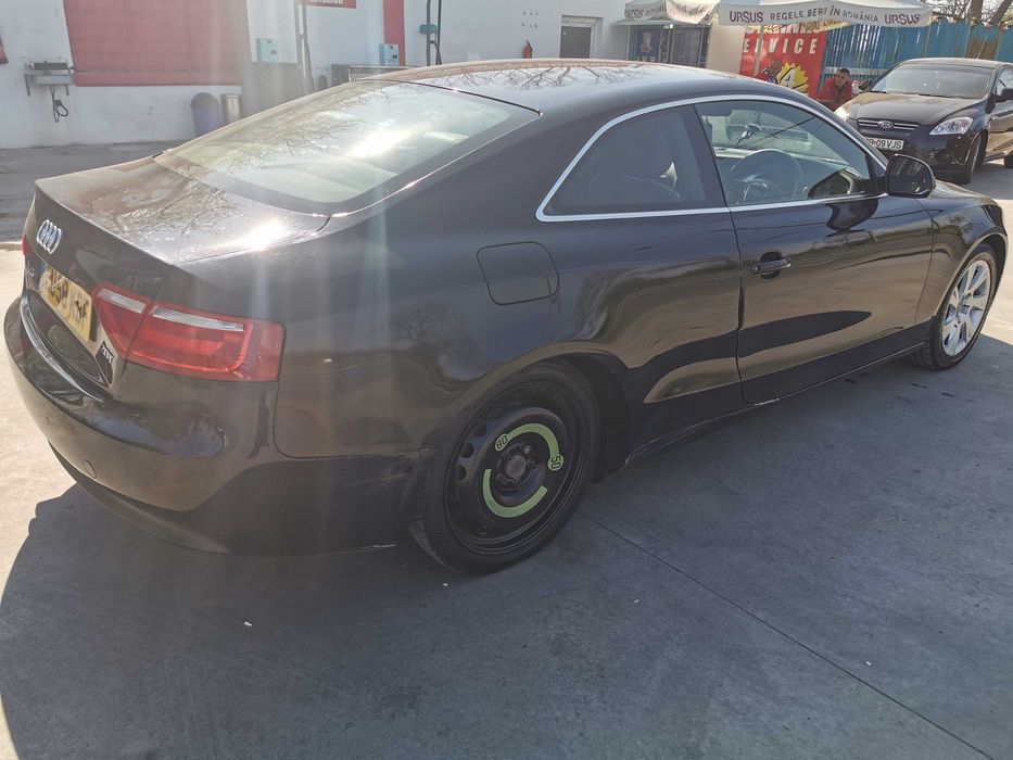 dezmembrez audi a5 1.8i/ usa fata a5/bara fata a5/faruri a5/stopuri a5