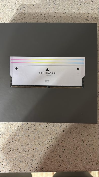 Memorie ram Crosair dominator titanium 2x16gb sigilat