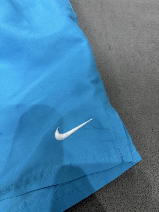 Къси панталони на Nike.