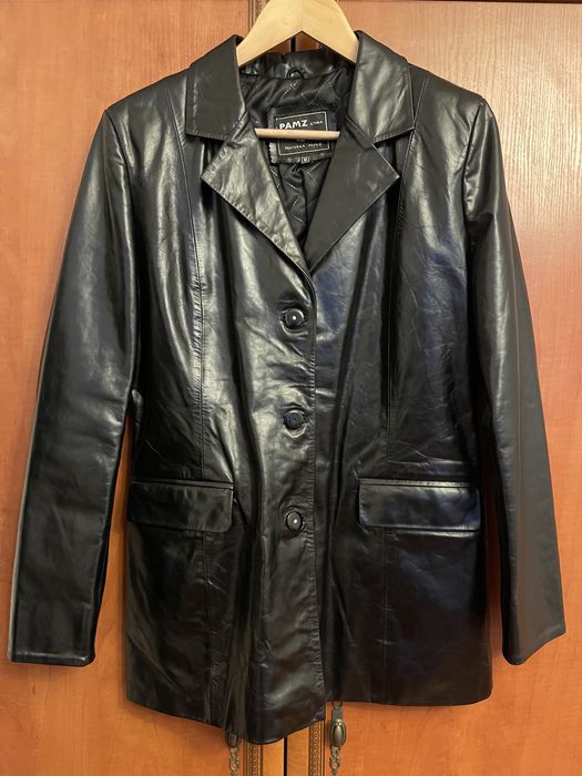 Дамско сако от естествена телешка кожа[чисто ново/размер М/черен цвят]