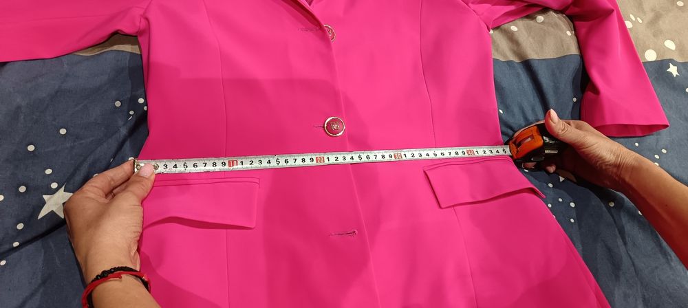 Продавам сако на Elizabeta Franchi