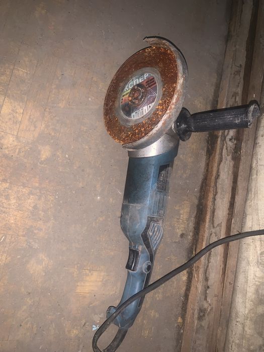 Продам нерабочую шлифмашину б/у на запчасти