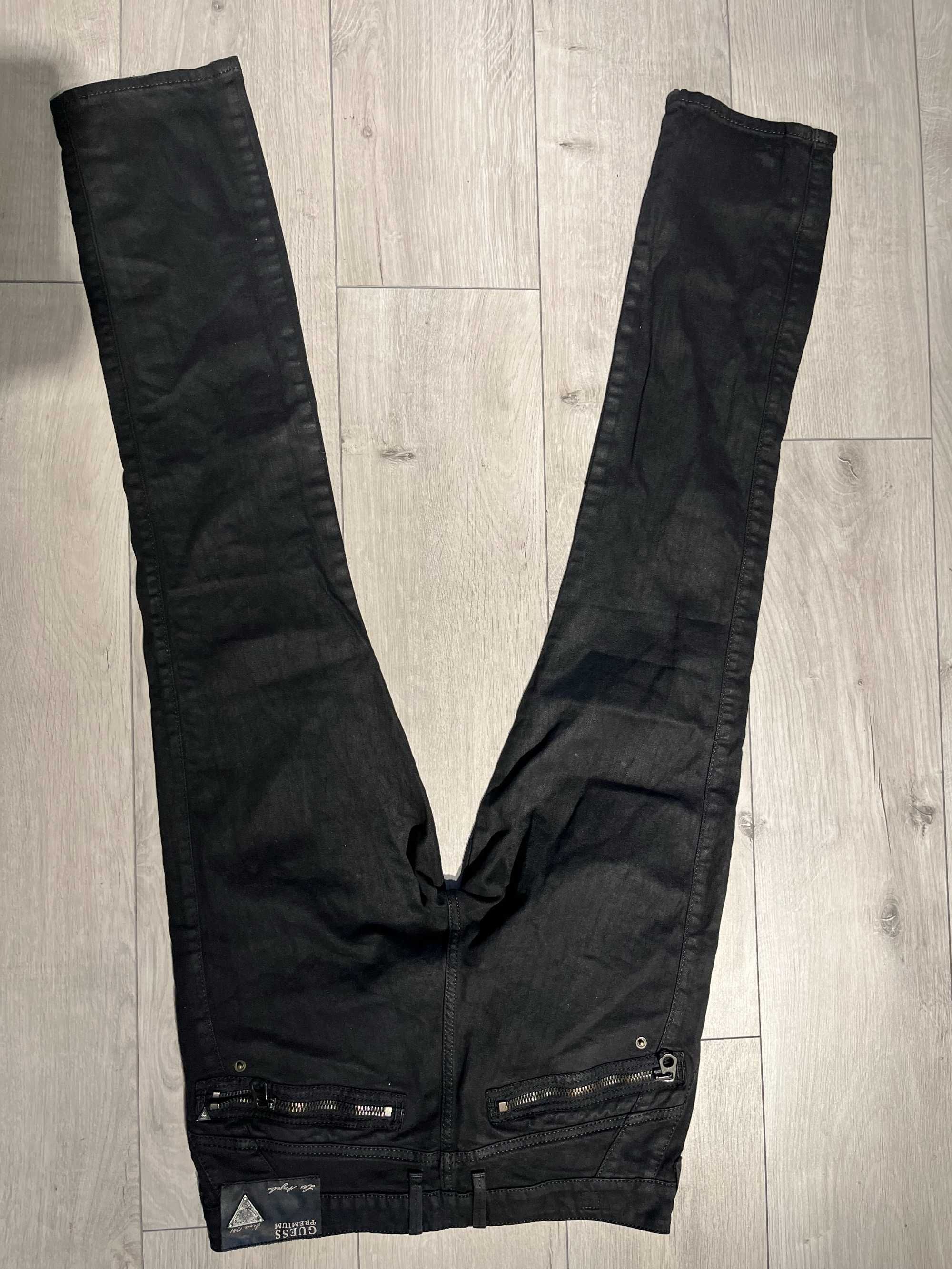 Pantaloni barbati GUESS marimea 34