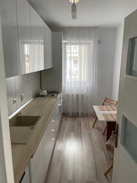 Inchiriez apartament modern 2 camere City Residence