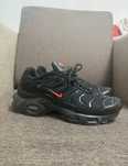 nike tn red and black