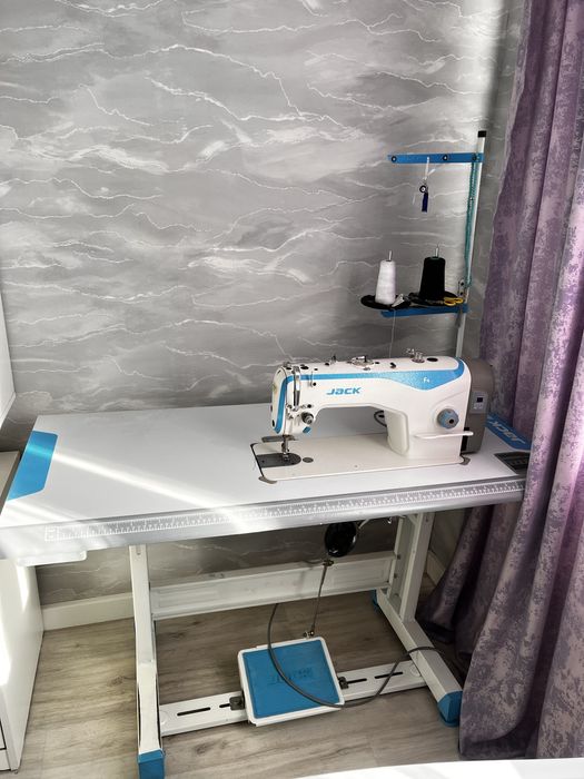 Продам промышленную швейную машинка JACK в отличном состоянии