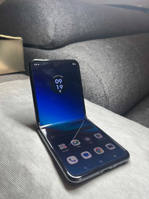 Motorola Razr 40 Ultra 256GB, 8GB RAM – Stare excelentă