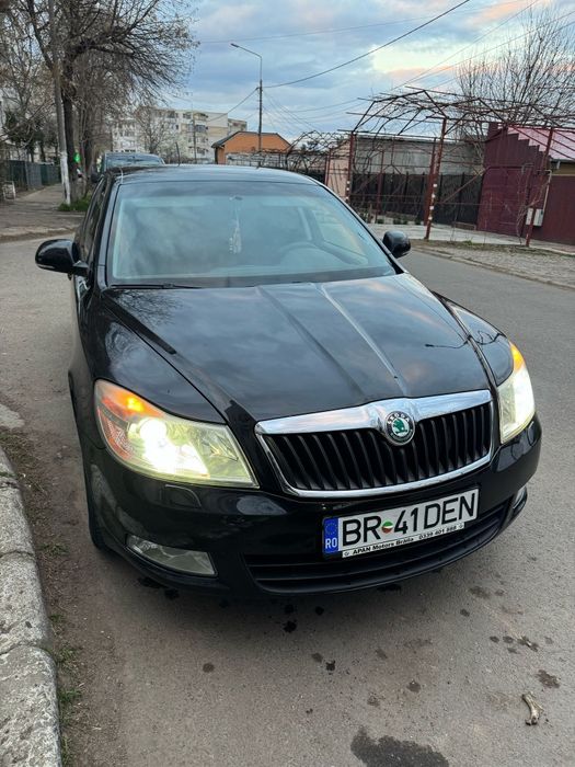 SKODA OCTAViA 2 Berlina negru