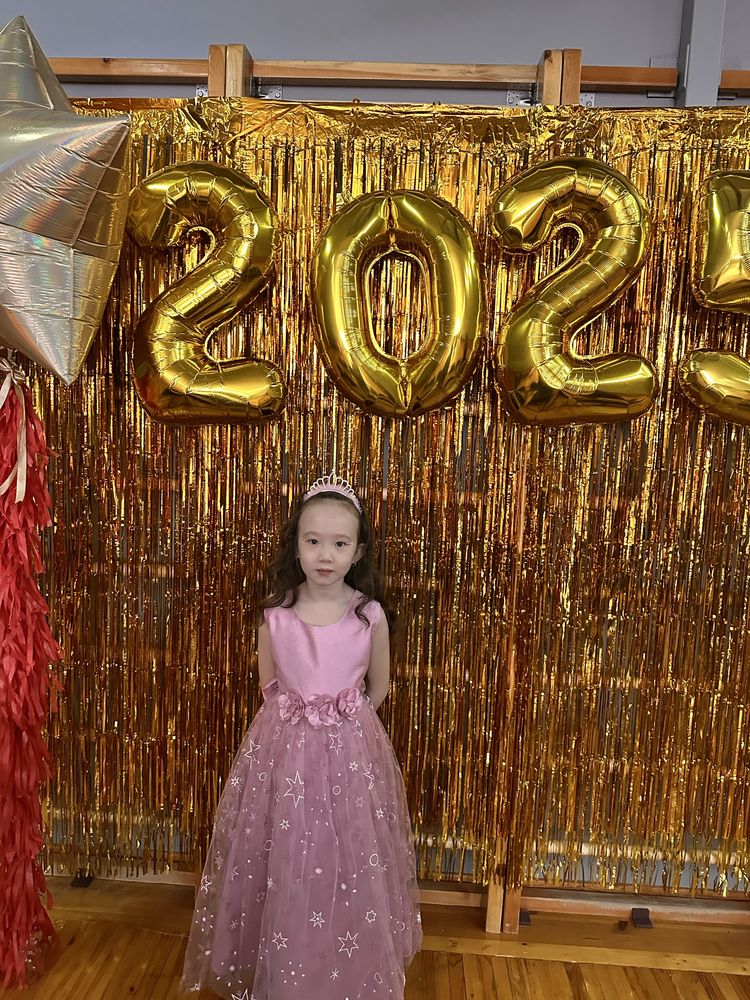 Нарядное платье. Для девочки 8-9 лет.