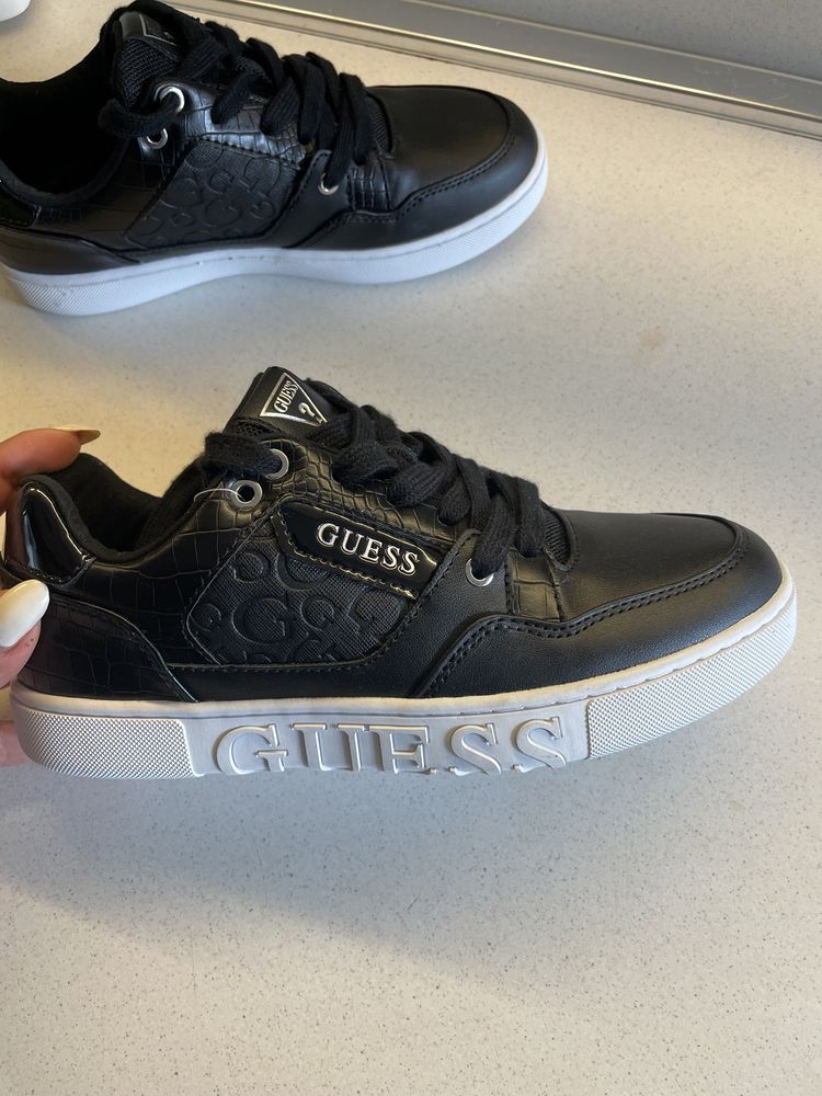 Дамски обувки Guess