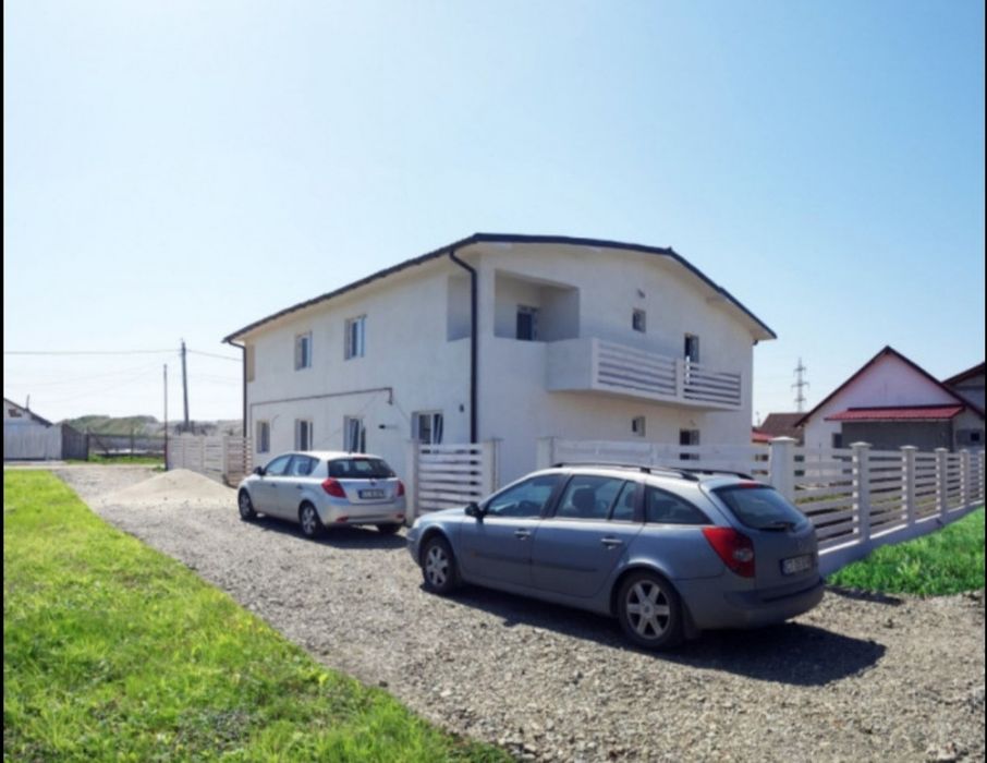 Vila noua parter +etaj cu placa 160 mp teren 270 mp Valul lui Traian