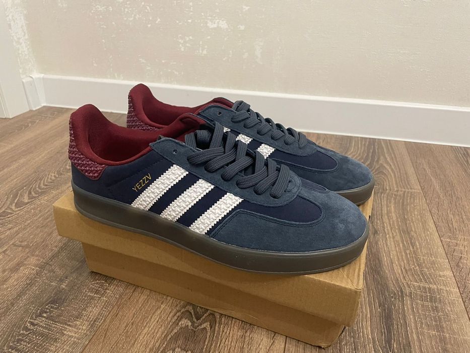 Кроссовки новые 43 размера