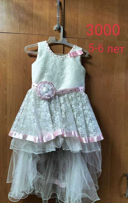 Продам платья детские