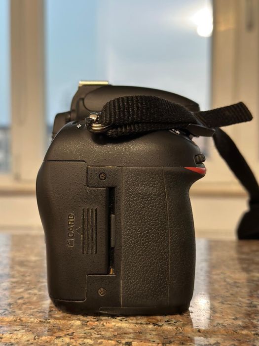 Aparat Foto DSLR Nikon D610 + obiectiv Nikon 24-70mm f2.8