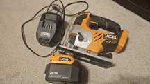 Fierastrau pendular/soricel JCB 21-18JS, acumulator 5Ah si lanterna