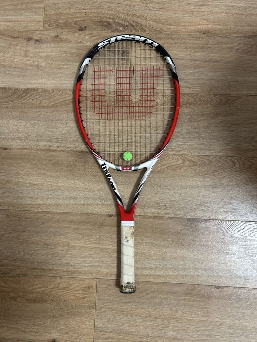 Продавам сак за тенис  и три ракети