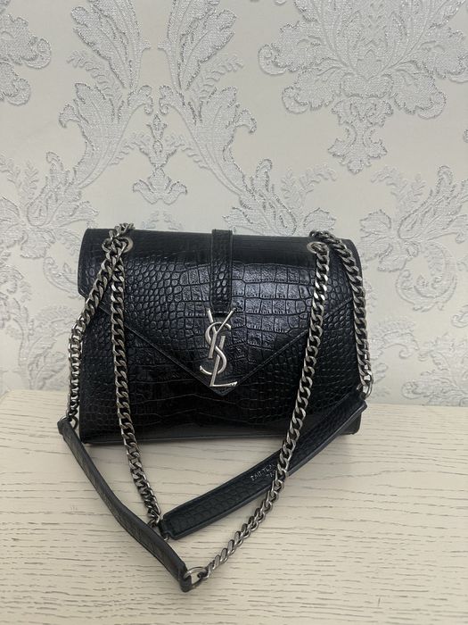 Сумка ysl в идеальном состоянии.