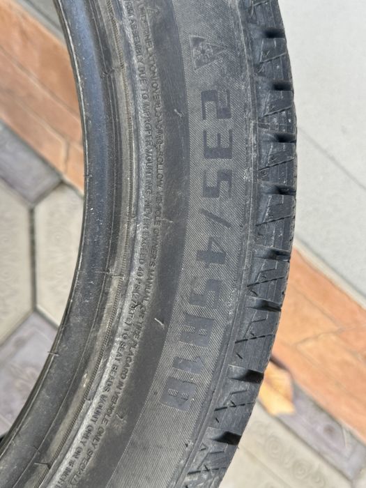 Продам зимние шины почти новые