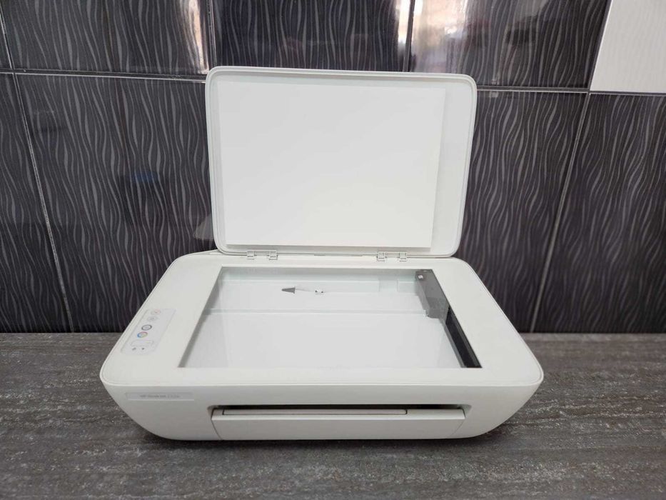 Imprimanta HP DeskJet 2320 + Cartus Negru + Cartus Color
