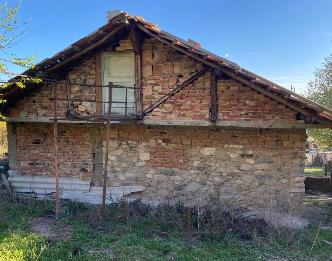 Вила в подножието на Стара планина област Карлово