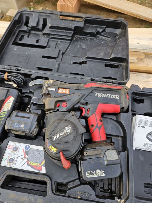 Masina de legat sarma max de inchiriat