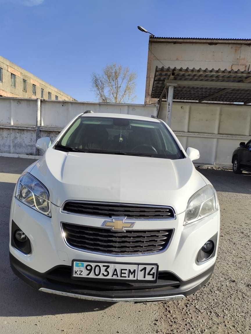 Продам автомобиль Chevrolet Tracker 2014 года отличное состояние