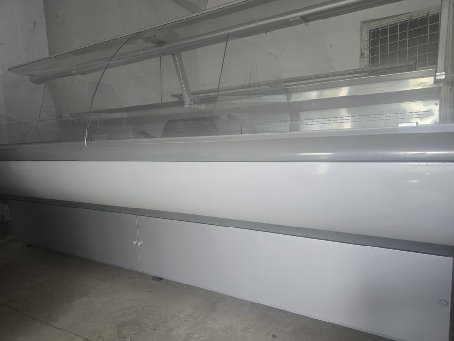 Vitrina frigorifica mezeluri