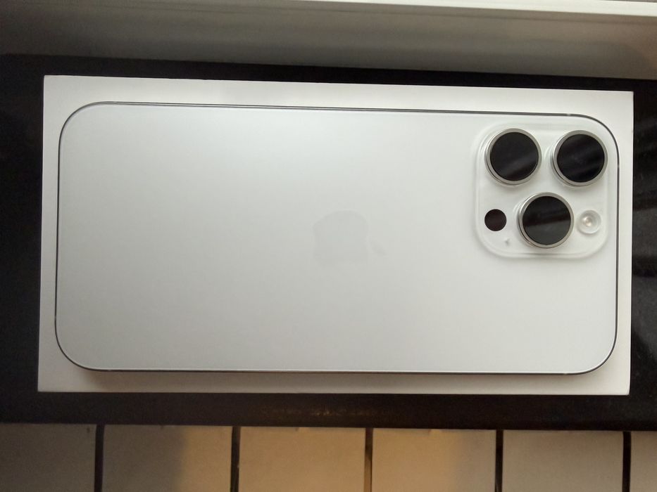 Vand iphone 16 pro max - garantie
