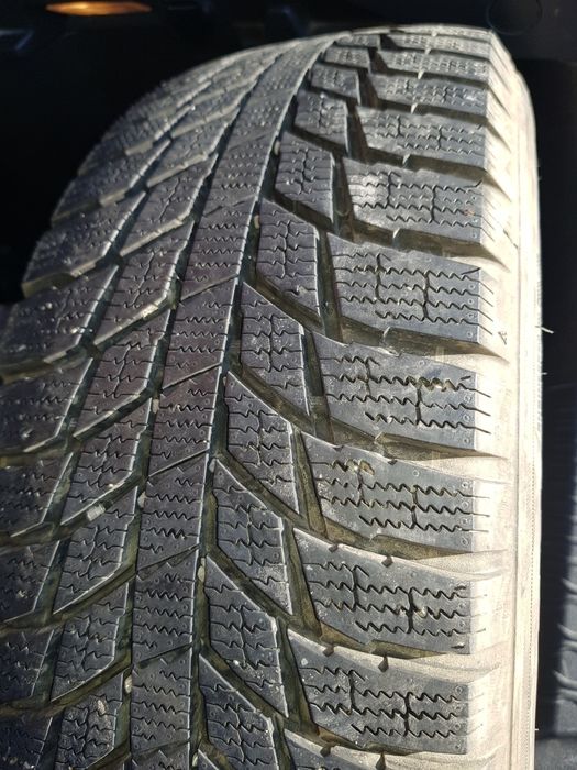 Продам срочно  шину транжел лепучка