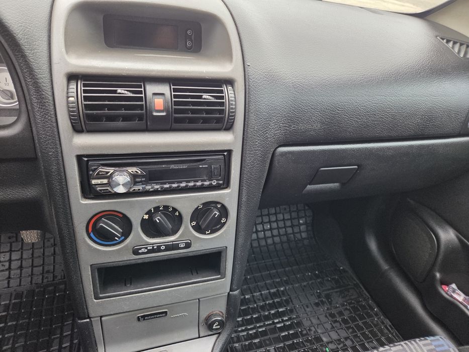 Опел Астра Бертоне