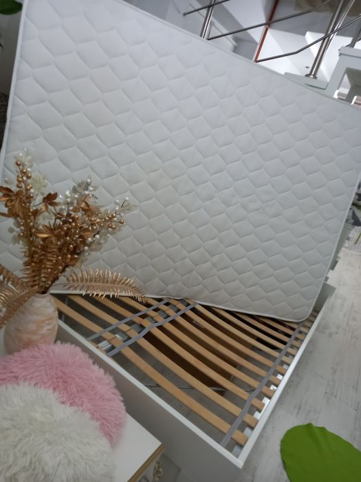 Pat dormitor cu somiera si saltea 140×200