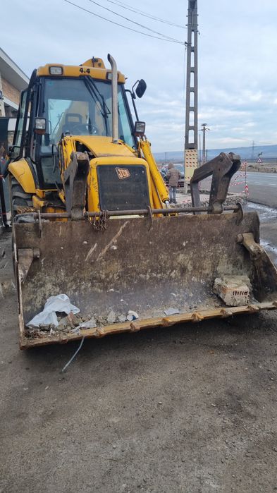 Dezmembrez jcb 3cx