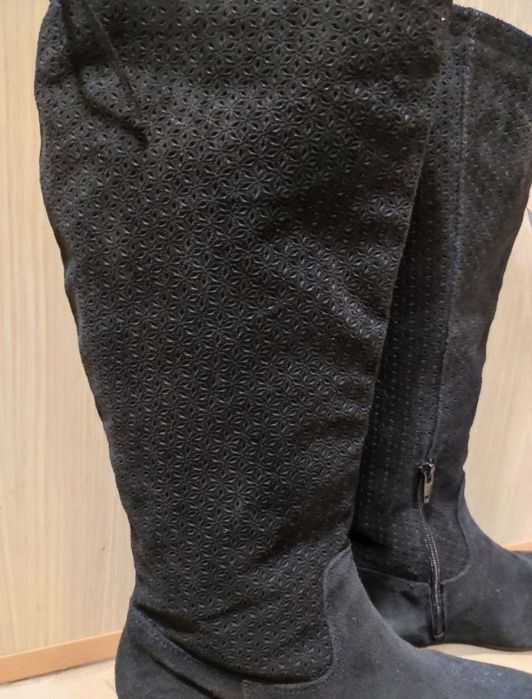 Нови черни дамски ботуши естествен велур