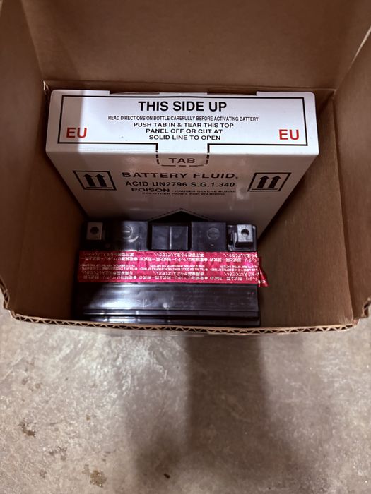 Baterie de pornire YUASA 12v / 18 Ah